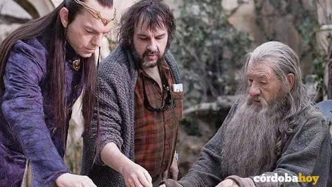 Peter Jakcson (centro) con Hugo Weaving (Elrond) y Ian McKellen (Gandalf)