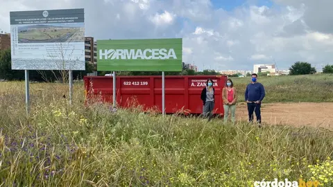 Concejales de IU en el Parque del Canal