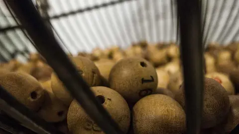 Bombo para el sorteo de la Loter&iacute;a Nacional, en una imagen de archivo