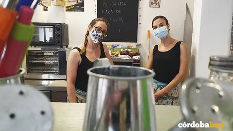 Nazareth Amaya Ortiz y Celia Navarro Mesa en La Regaora