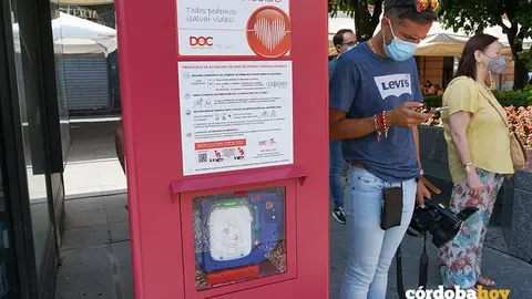 Presentaci&oacute;n del primer desfibrilador en v&iacute;a urbana en C&oacute;rdoba