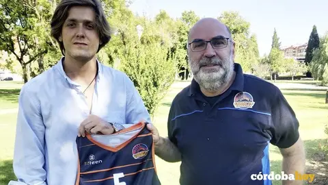 El jugador de baloncesto Juanjo Dur&aacute;n y Pepe Palacios