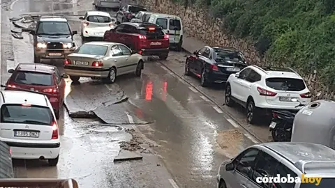 Efecto de la lluvia en una de las calles de Lucena esta misma tarde