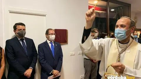Antonio Prieto Lucena, vicario general de la Di&oacute;cesis, inaugura la nueva Casa de Hermandad de la Quinta Angustia