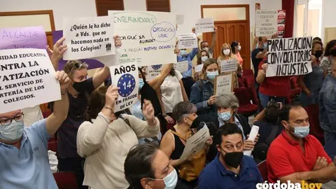 Protesta de porteros y porteras en el primer Pleno abierto de pandemia en octubre de 2021