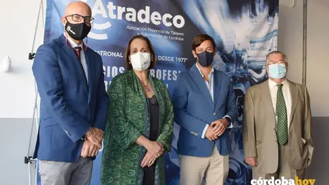Miembros de Atradeco con Blanca Torrent, presidenta del Imdeec