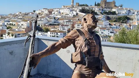 Inauguraci&oacute;n de la estatua homenaje a la foto de Robert Capa 'Muerte de un miliciano en Espejo