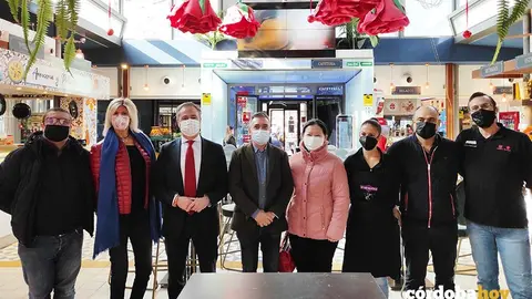 Visita del delegado de Turismo al Mercado Victoria