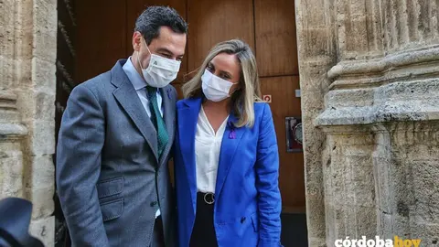 Juan Manuel Moreno felicita a Marifr&aacute;n Carazo por haber sacado adelante la LISTA