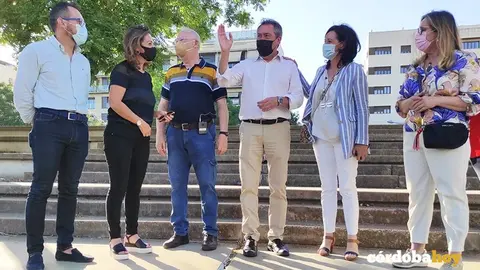 Juan Espadas (centro) en C&oacute;rtoba
