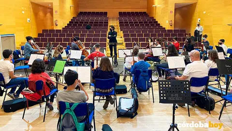 El director Alejandro Mu&ntilde;oz en una visita al Conservatorio de M&uacute;sica M&uacute;sico Ziryab, en una imagen de archivo