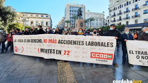 Concentraci&oacute;n en Las Tendillas por la primera muerte laboral del a&ntilde;o 2022