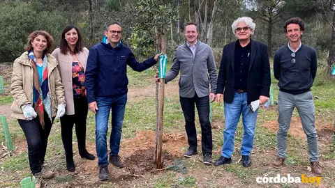 Plantaci&oacute;n de &aacute;rboles en C&oacute;rdoba con motivo del D&iacute;a de Andaluc&iacute;a