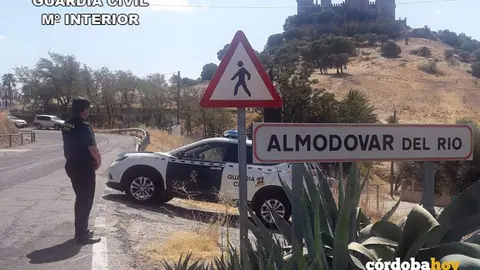 Agente de la Guardia Civil en Almod&oacute;var del R&iacute;o, en una imagen de archivo
