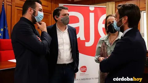 Presentaci&oacute;n de la gala de entrega de los Premios AJE en el Ayuntamiento FOTO RAFA MELLADO SENIOR