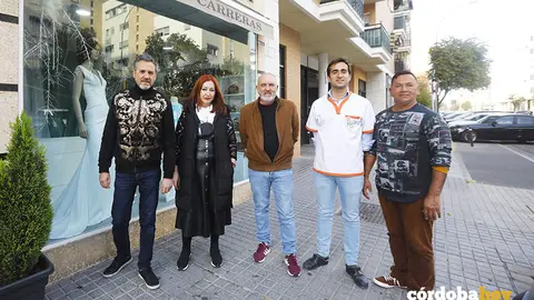 La nueva directiva comercial con Rafael Bados (centro)