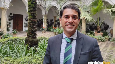 El flamante director de la Fundaci&oacute;n Cajasur, el canario Leopoldo Izquierdo, en el Palacio de Viana