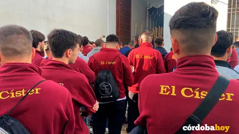 Tristeza en el Santo &Aacute;ngel, de donde deb&iacute;a haber salido la Sangre