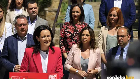 Rafi Cresp&iacute;n con Juan Espadas e Isabel Ambrosio