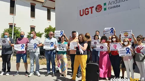 Concentraci&oacute;n en UGT por el asesinato machista en Montemayor