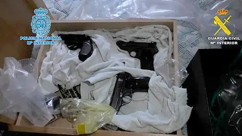 Armas localizadas durante la operaci&oacute;n policial