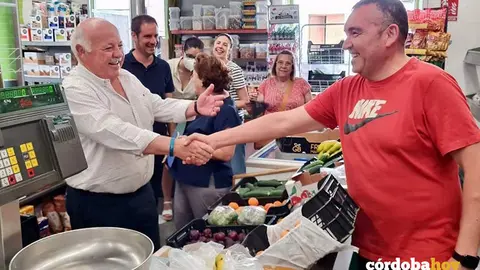Jes&uacute;s Aguirre en un paseo electoral por Castro del R&iacute;o