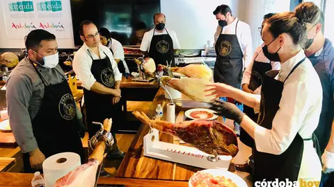 Curso de Extenda corte de jam&oacute;n en M&eacute;xico