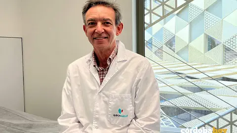 El doctor Balbino Povedano, uno de los jefes de servicio de Ginecolog&iacute;a y Obstetricia del Hospital Quir&oacute;nsalud C&oacute;rdoba