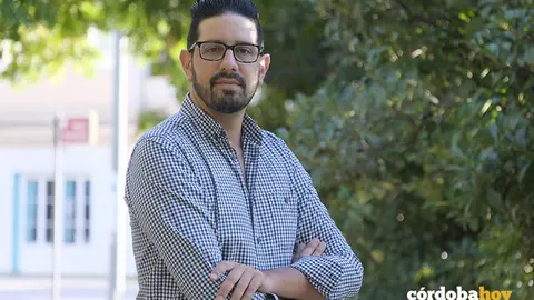 Miguel &Aacute;ngel Morales posa para C&oacute;rdoba Hoy