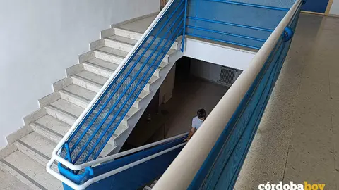 Protecci&oacute;n de las escaleras en el CEIP Nuestra Se&ntilde;ora de la Piedad de Izn&aacute;jar