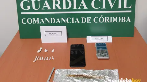 Utensilios para venta de droga incautados en Montilla