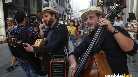 Arranca el Cordoblues con un Pasacalles a cargo de The Farataos Jazz Band