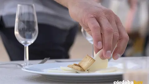 Degustaci&oacute;n de quesos cordobeses en el marco de la Feria del Queso de Zuheros