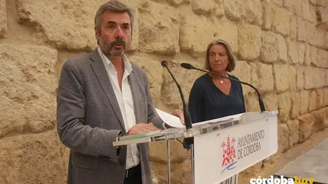 Miguel &Aacute;ngel Torrico e Isabel Alb&aacute;s FOTO RAFA MELLADO SENIOR