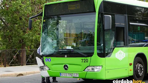 Atropello a una ciclista en la Avenida del Corregidor por un autob&uacute;s de Aucorsa