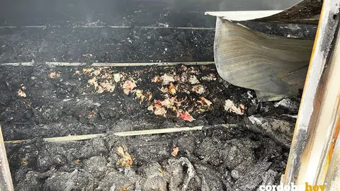 Nave av&iacute;cola destruida por el fuego en Fuente Obejuna FOTO CONSORCIO PROVINCIAL DE BOMBEROS