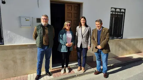 Cristina Casanueva (segunda por la derecha) en La Victoria