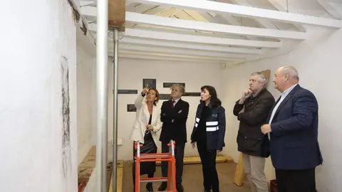 Urbanismo y Cultura inspeccionan los da&ntilde;os en la Posada del Potro FOTO PATRICIA CACHICERO