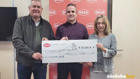 Donaci&oacute;n de la Loter&iacute;a de Navidad de DEZA a Cruz Roja C&oacute;rdoba