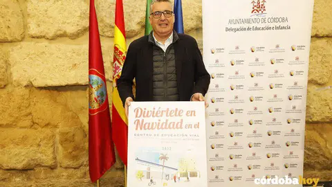 Manuel Torrejimeno presnta el programa 'Divi&eacute;rtete en Navidad' FOTO PATRICIA CACHINERO