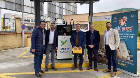 Inauguraci&oacute;n de un nuevo punto de suministro de auto gas con doble manguera para taxis en C&oacute;rdoba