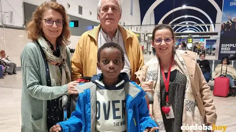 El peque&ntilde;o Ibrahima vuelve a su hogar por Navidad tras ser intervenido en C&oacute;rdoba