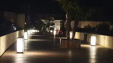 Visi&oacute;n nocturna del Puente Romano de C&oacute;rdoba