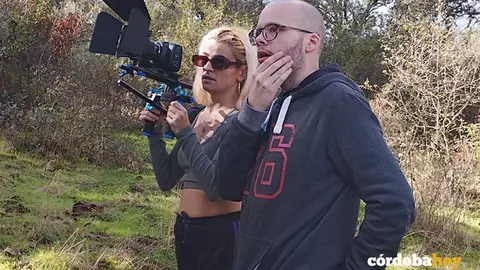 Alex Sereno y Celia Kiedis preparando una escena