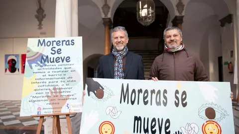 El presidente del IPBS, Francisco &Aacute;ngel S&aacute;nchez (izda.), muestra el respaldo a 'Moreras se mueve'