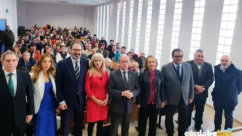 Patricia del Pozo (de rojo) esta ma&ntilde;ana, en CECO