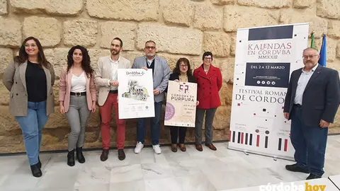 Rafael P&eacute;rez de la Concha  (derecha) junto a los organizadores de Kalendas, C&oacute;rdoba en P&uacute;rpura, Oto&ntilde;o Sefard&iacute; y Qurtuba