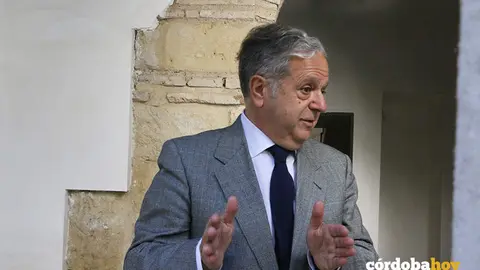 El concejal de Urbanismo en la sede del Archivo Municipal