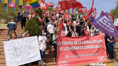 Protesta del personal de Carrefour en C&oacute;rdoba contra la ZGAT, en una imagen de archivo