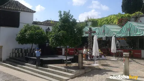 Espacio donde se instala la Cruz de la Asociaci&oacute;n Cultural C&oacute;rdoba S&oacute;lo Hay Una